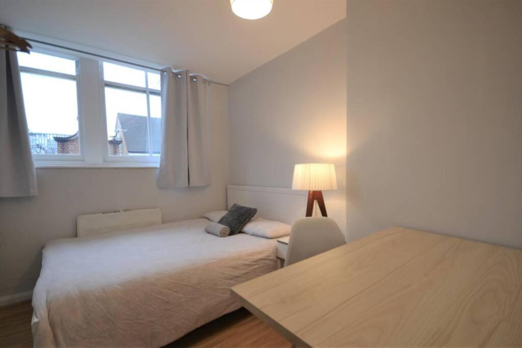 Stylish Budget 4 Bedroom Flat In Brick Lane Лондон Экстерьер фото